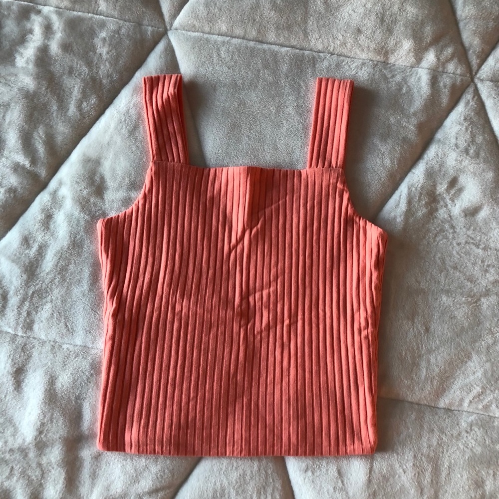 Coral Crop Tank
